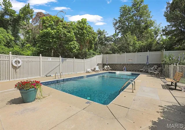 Photo 4 of Condo for sale at 300 Pine Lake Rd #14, Collinsville, IL 62234 | MLS# MIS26055264 | Listing updated on 2026-10-02