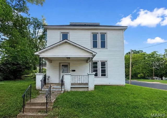 Photo 1 of Single family home for sale at 501 S Washington St, Farmington, MO 63640 | MLS# MIS26055268 | Listing updated on 2026-09-17