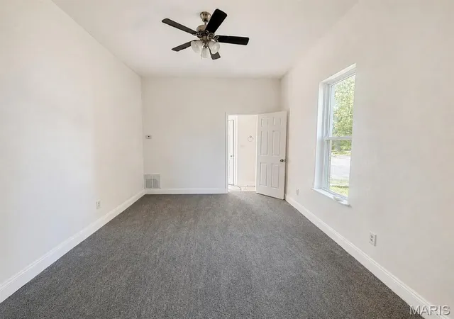 Photo 3 of Single family home for sale at 501 S Washington St, Farmington, MO 63640 | MLS# MIS26055268 | Listing updated on 2026-09-17