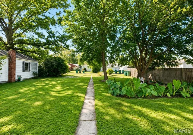 Photo 4 of Sale Pending at 209 E 3Rd St, O'fallon, IL 62269 | MLS# MIS26055275 | Listing updated on 2026-09-01