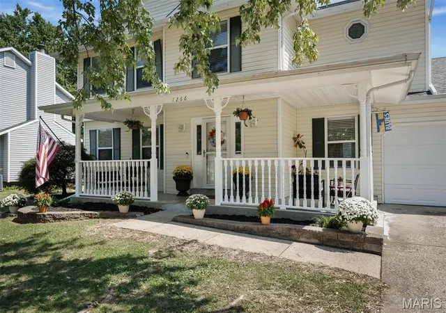 Photo 3 of Sale Pending at 1266 Stephenridge Dr, St Charles, MO 63304 | MLS# MIS26055277 | Listing updated on 2026-09-15