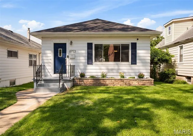 Photo 2 of Sale Pending at 6953 Lansdowne Ave, St Louis, MO 63109 | MLS# MIS26055278 | Listing updated on 2026-09-04