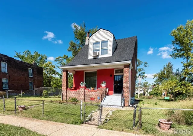 Photo 2 of Single family home for sale at 4721 Northland Ave, St Louis, MO 63113 | MLS# MIS26055287 | Listing updated on 2026-08-27
