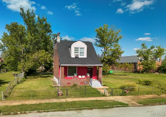 Photo 3 of Single family home for sale at 4721 Northland Ave, St Louis, MO 63113 | MLS# MIS26055287 | Listing updated on 2026-08-27