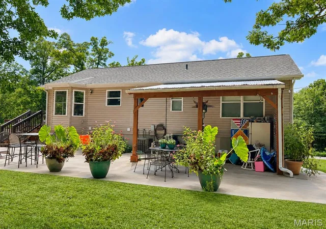 Photo 2 of Single family home for sale at 22907 Lakeside Hills Dr, Warrenton, MO 63383 | MLS# MIS26055288 | Listing updated on 2026-09-04