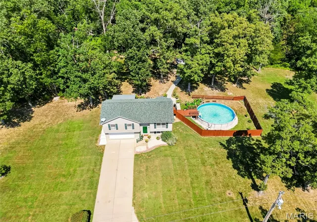 Photo 4 of Single family home for sale at 22907 Lakeside Hills Dr, Warrenton, MO 63383 | MLS# MIS26055288 | Listing updated on 2026-09-04