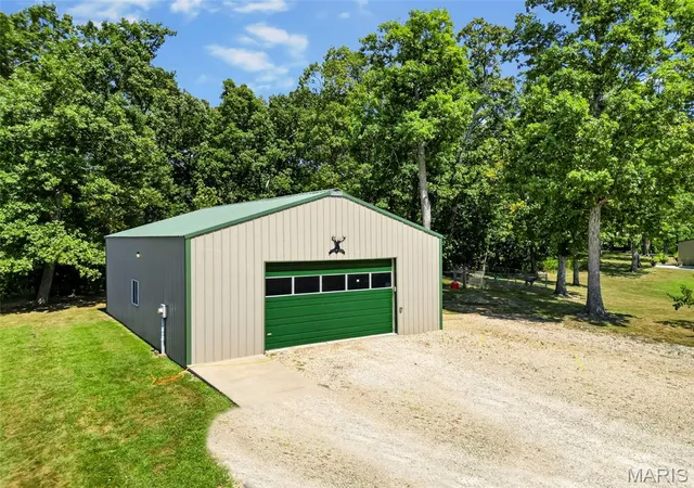 Photo 2 of Single family home for sale at 22907 Lakeside Hills Dr, Warrenton, MO 63383 | MLS# MIS26055288 | Listing updated on 2026-10-09