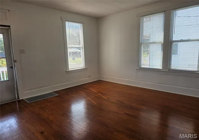 Photo 2 of Single family home for sale at 817 N Saint Louis St, Sparta, IL 62286 | MLS# MIS26055290 | Listing updated on 2026-08-27
