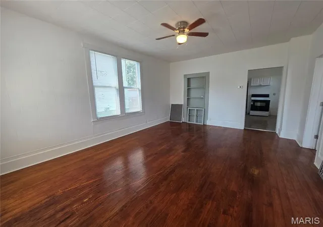 Photo 2 of Single family home for sale at 817 N Saint Louis St, Sparta, IL 62286 | MLS# MIS26055290 | Listing updated on 2026-08-27