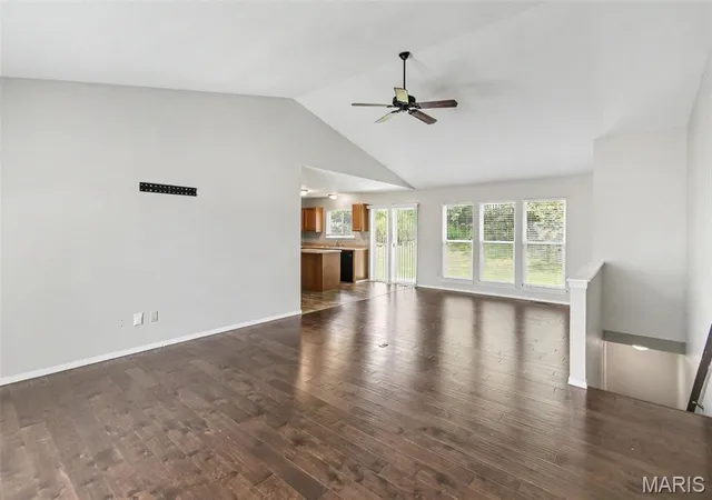 Photo 3 of Single family home for sale at 217 Royallsprings Pkwy, O'fallon, MO 63368 | MLS# MIS26055294 | Listing updated on 2026-08-31