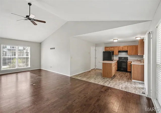 Photo 3 of Single family home for sale at 217 Royallsprings Pkwy, O'fallon, MO 63368 | MLS# MIS26055294 | Listing updated on 2026-08-31