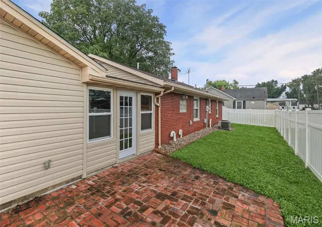 Photo 4 of Single family home for sale at 677 S Moore St, Nashville, IL 62263 | MLS# MIS26055297 | Listing updated on 2026-09-30
