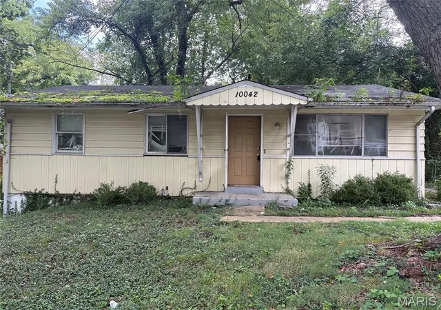 Single family home for sale at 10042 Green Valley Dr, St Louis, MO 63136 | MLS# MIS26055300