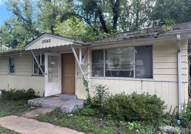 Photo 2 of Single family home for sale at 10042 Green Valley Dr, St Louis, MO 63136 | MLS# MIS26055300 | Listing updated on 2026-10-13