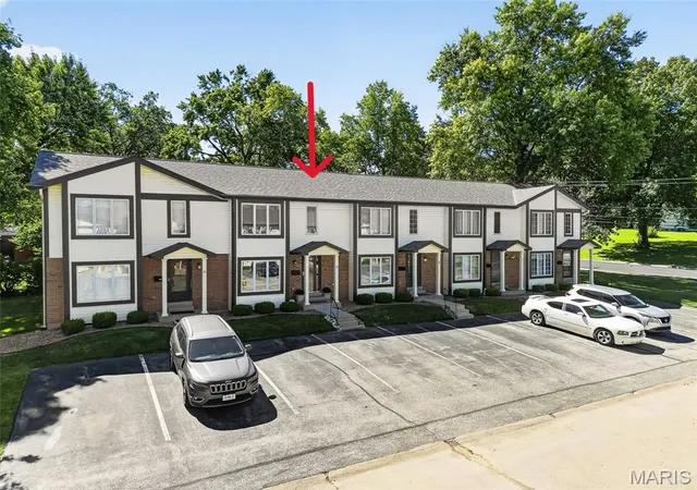 Photo 2 of Condo for sale at 12 New Hope Ct, Florissant, MO 63033 | MLS# MIS26055306 | Listing updated on 2026-09-16