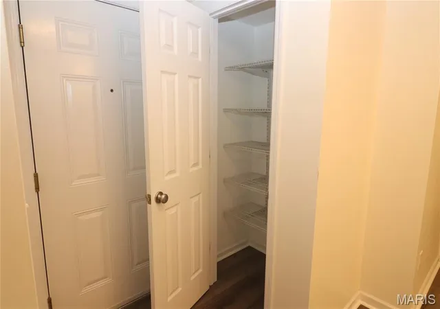 Listing Photo 5 - Condo for sale in building located at 9740 Bexley Station Dr, St. Louis, MO 63123 - Unit #7G