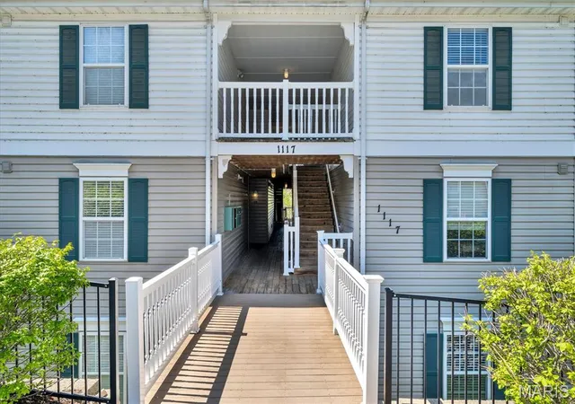Photo 2 of Sale Pending at 1117 Arbor Creek Dr #3C, St Louis, MO 63122 | MLS# MIS26055308 | Listing updated on 2026-09-15