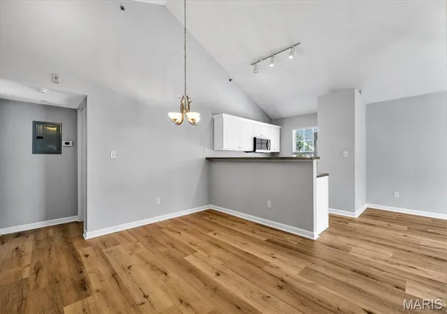 Photo 4 of Sale Pending at 1117 Arbor Creek Dr #3C, St Louis, MO 63122 | MLS# MIS26055308 | Listing updated on 2026-09-15