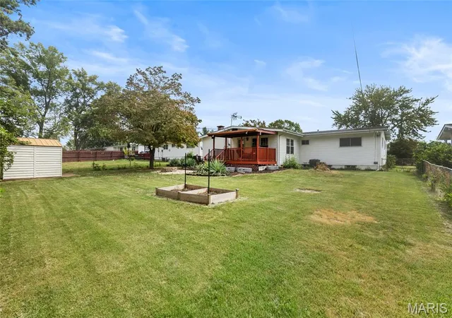 Photo 4 of Single family home for sale at 1345 Bobolink Dr, Florissant, MO 63031 | MLS# MIS26055311 | Listing updated on 2026-09-22