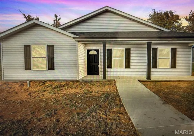 Photo 1 of Sale Pending at 402 Houser St, Park Hills, MO 63601 | MLS# MIS26055316 | Listing updated on 2026-09-04