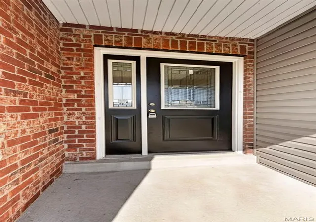 Photo 3 of Single family home for sale at 13 Berkshire Ct, Troy, MO 63379 | MLS# MIS26055319 | Listing updated on 2026-09-13