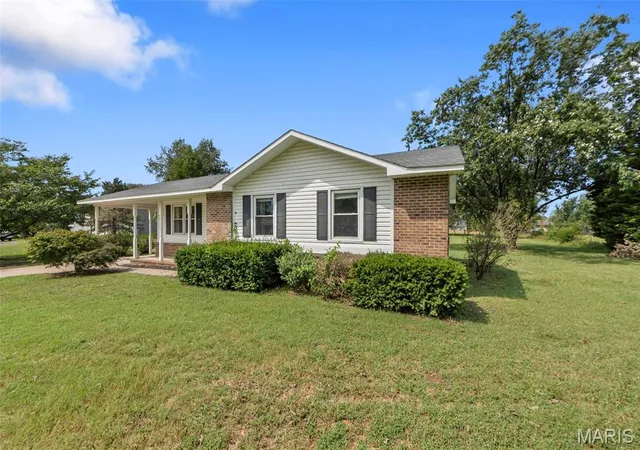 4th image of 206 Bohannon St, Sikeston, MO 63801 | MLS# MIS26055323
