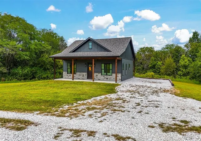 Photo 3 of Single family home for sale at 17582 Monroe Rd 675, Perry, MO 63462 | MLS# MIS26055329 | Listing updated on 2026-08-27