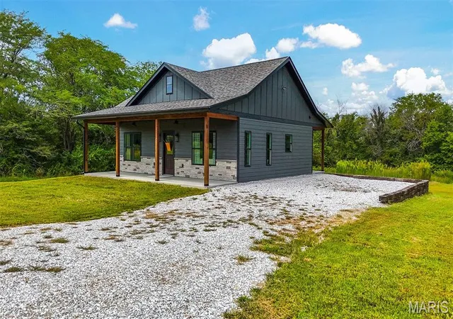 Photo 4 of Single family home for sale at 17582 Monroe Rd 675, Perry, MO 63462 | MLS# MIS26055329 | Listing updated on 2026-08-27