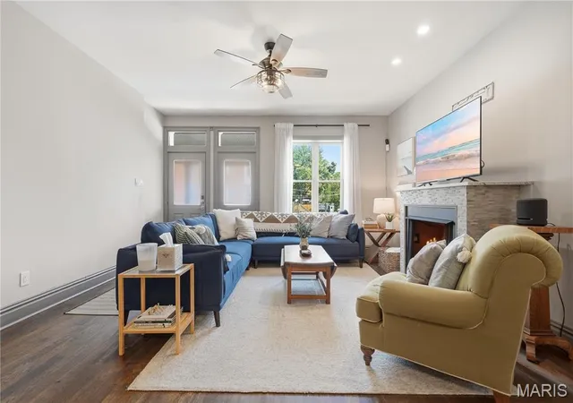 Photo 3 of Townhouse for sale at 3118 Sidney St, Saint Louis, MO 63104 | MLS# MIS26055333 | Listing updated on 2026-09-14