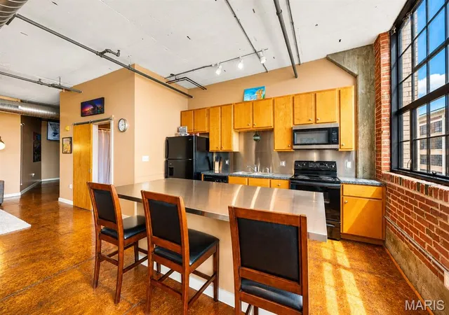 Photo 3 of Condo for sale at 2020 Washington Ave #404, St Louis, MO 63103 | MLS# MIS26055340 | Listing updated on 2026-09-30