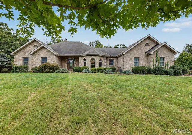 Photo 3 of Single family home for sale at 22878 Eagle Ridge Rd, Warrenton, MO 63383 | MLS# MIS26055341 | Listing updated on 2026-10-05