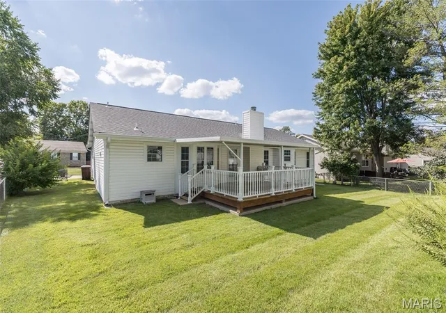Photo 2 of Sale Pending at 1124 Athena Way, Saint Peters, MO 63376 | MLS# MIS26055346 | Listing updated on 2026-09-08