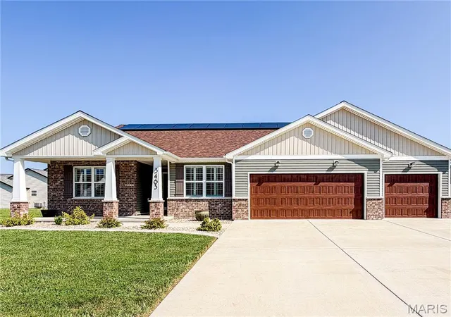 Photo 1 of Sale Pending at 3463 Dakota Dr, Shiloh, IL 62221 | MLS# MIS26055351 | Listing updated on 2026-09-03