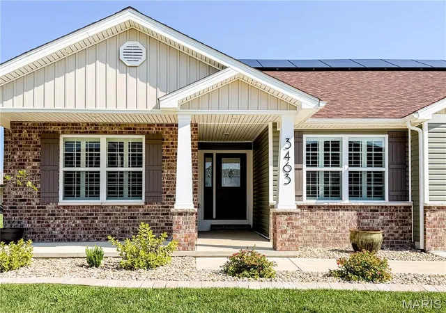 Photo 2 of Sale Pending at 3463 Dakota Dr, Shiloh, IL 62221 | MLS# MIS26055351 | Listing updated on 2026-09-03