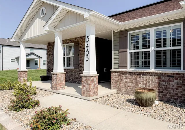 Photo 2 of Sale Pending at 3463 Dakota Dr, Shiloh, IL 62221 | MLS# MIS26055351 | Listing updated on 2026-09-03