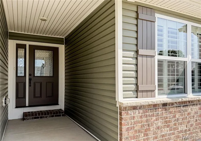 Photo 3 of Sale Pending at 3463 Dakota Dr, Shiloh, IL 62221 | MLS# MIS26055351 | Listing updated on 2026-09-03