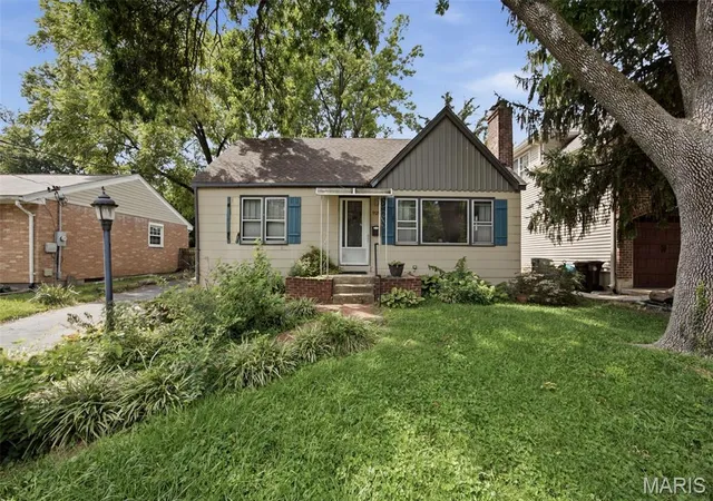 Photo 1 of Sale Pending at 929 N Harrison Ave, Kirkwood, MO 63122 | MLS# MIS26055357 | Listing updated on 2026-09-03