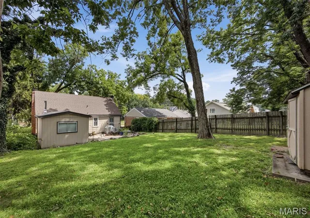 Photo 3 of Sale Pending at 929 N Harrison Ave, Kirkwood, MO 63122 | MLS# MIS26055357 | Listing updated on 2026-09-03