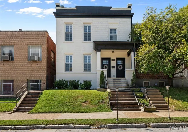 Photo 2 of Single family home for sale at 2810 Saint Vincent Ave, Saint Louis, MO 63104 | MLS# MIS26055362 | Listing updated on 2026-09-16