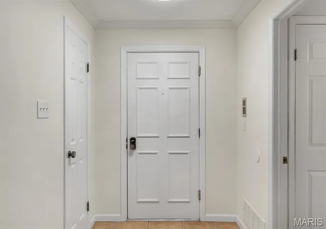 Listing Photo 5 - Condo for sale in building located at 2335 Manor Grv Dr, Chesterfield, MO 63017 - Unit #10