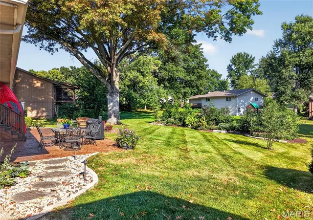 Photo 3 of Sale Pending at 72 Champagne Dr, Lake St Louis, MO 63367 | MLS# MIS26055365 | Listing updated on 2026-08-30