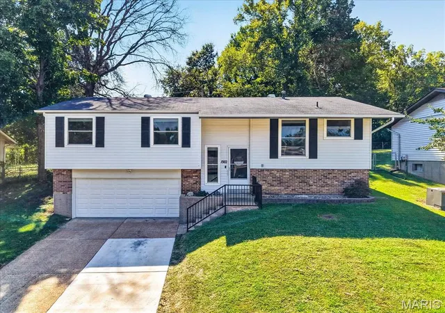 Photo 2 of Single family home for sale at 1922 Catlin Dr, Barnhart, MO 63012 | MLS# MIS26055372 | Listing updated on 2026-09-17