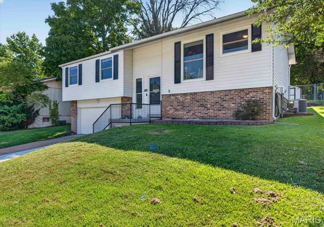 Photo 4 of Single family home for sale at 1922 Catlin Dr, Barnhart, MO 63012 | MLS# MIS26055372 | Listing updated on 2026-09-17