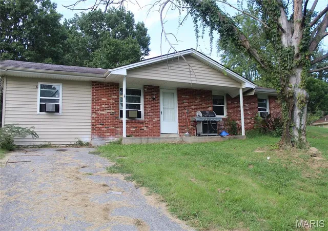 Photo 1 of Single family home for sale at 1106 Breezie Ln, Cape Girardeau, MO 63701 | MLS# MIS26055373 | Listing updated on 2026-10-12