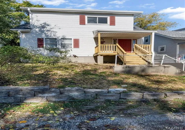 Photo 2 of Single family home for sale at 115 W Etta Ave, Saint Louis, MO 63125 | MLS# MIS26055374 | Listing updated on 2026-10-21