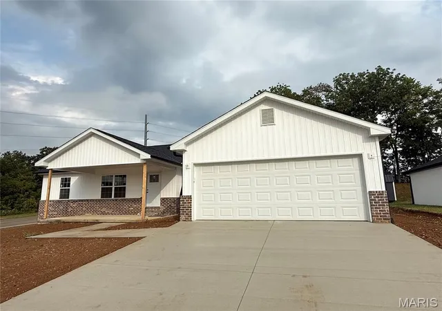 Photo 2 of Single family home for sale at 4002 Chapel Ridge Dr, Jackson, MO 63755 | MLS# MIS26055382 | Listing updated on 2026-09-14
