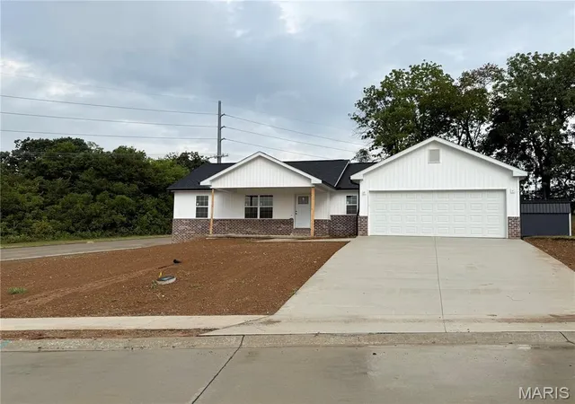 Photo 3 of Single family home for sale at 4002 Chapel Ridge Dr, Jackson, MO 63755 | MLS# MIS26055382 | Listing updated on 2026-09-14