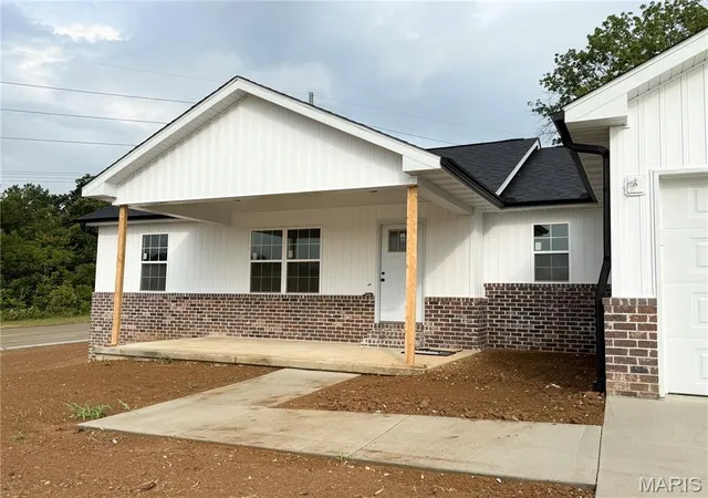 Photo 3 of Single family home for sale at 4002 Chapel Ridge Dr, Jackson, MO 63755 | MLS# MIS26055382 | Listing updated on 2026-09-14