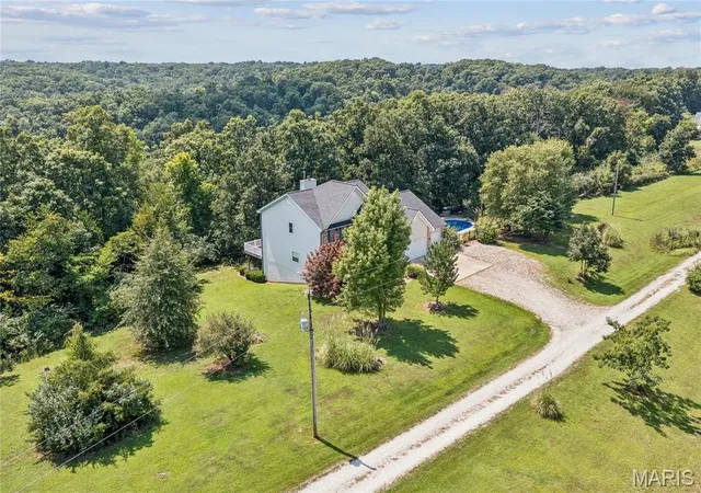 Photo 3 of Single family home for sale at 295 Zee Acres Ridge, Augusta, MO 63332 | MLS# MIS26055384 | Listing updated on 2026-09-02