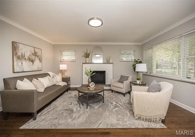 Photo 2 of Sale Pending at 4383 Holly Hills Blvd, St Louis, MO 63116 | MLS# MIS26055398 | Listing updated on 2026-09-05